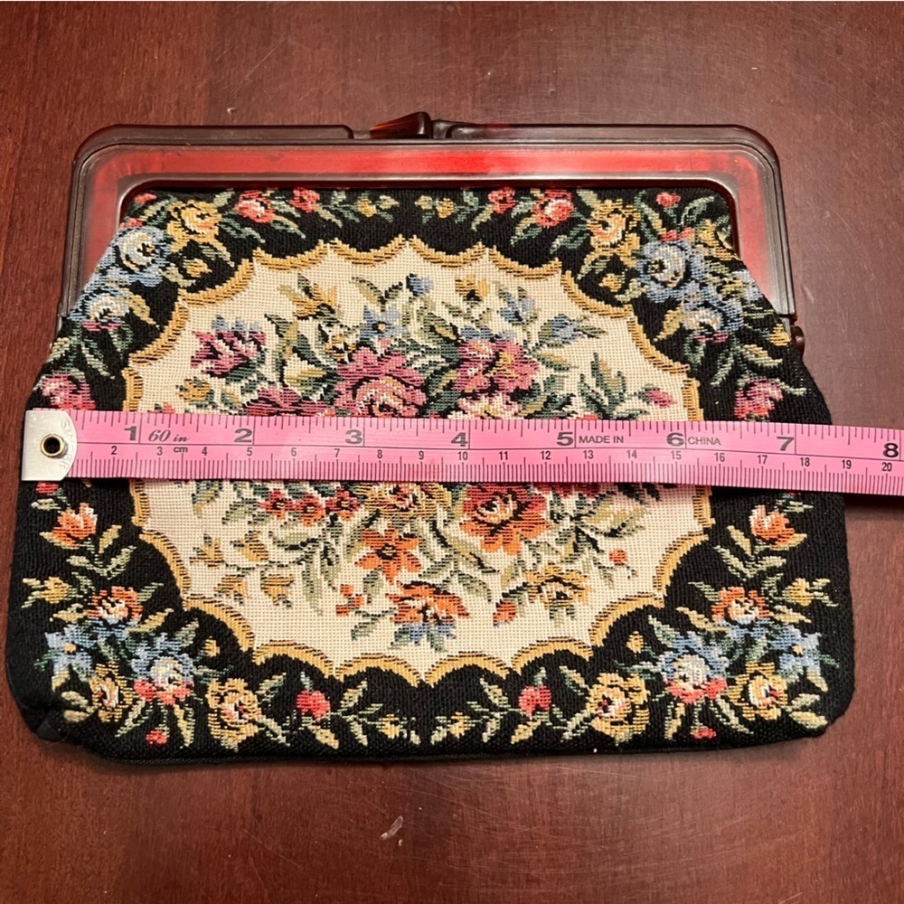 Vintage Tapestry Purse Plastic Frame Kiss Lock, Floral Cloth Retro Clutch - Picture 4 of 5
